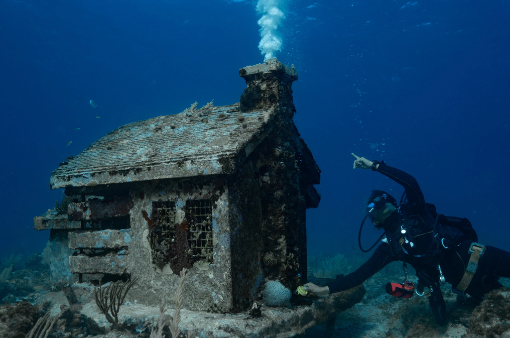 maison sous l'eau plongeur